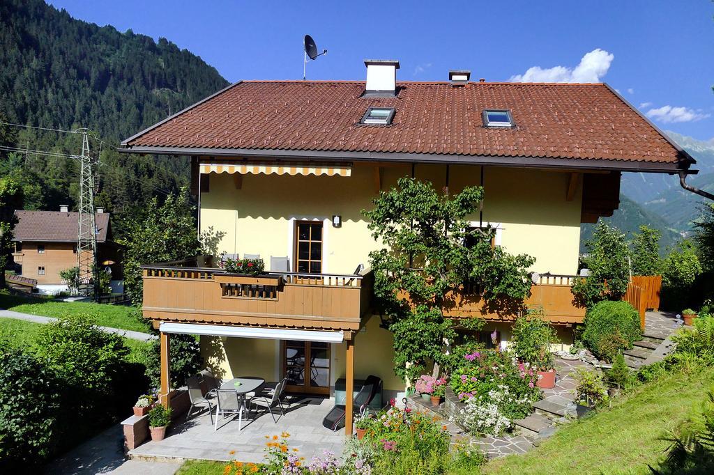 Apartamento Haus Lundegg Finkenberg Exterior foto